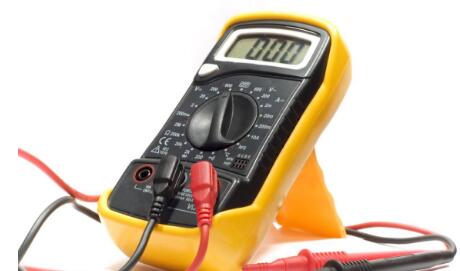 在數(shù)字萬(wàn)用表（DMM）、歐姆表、電流表和電壓表之間進(jìn)行選擇